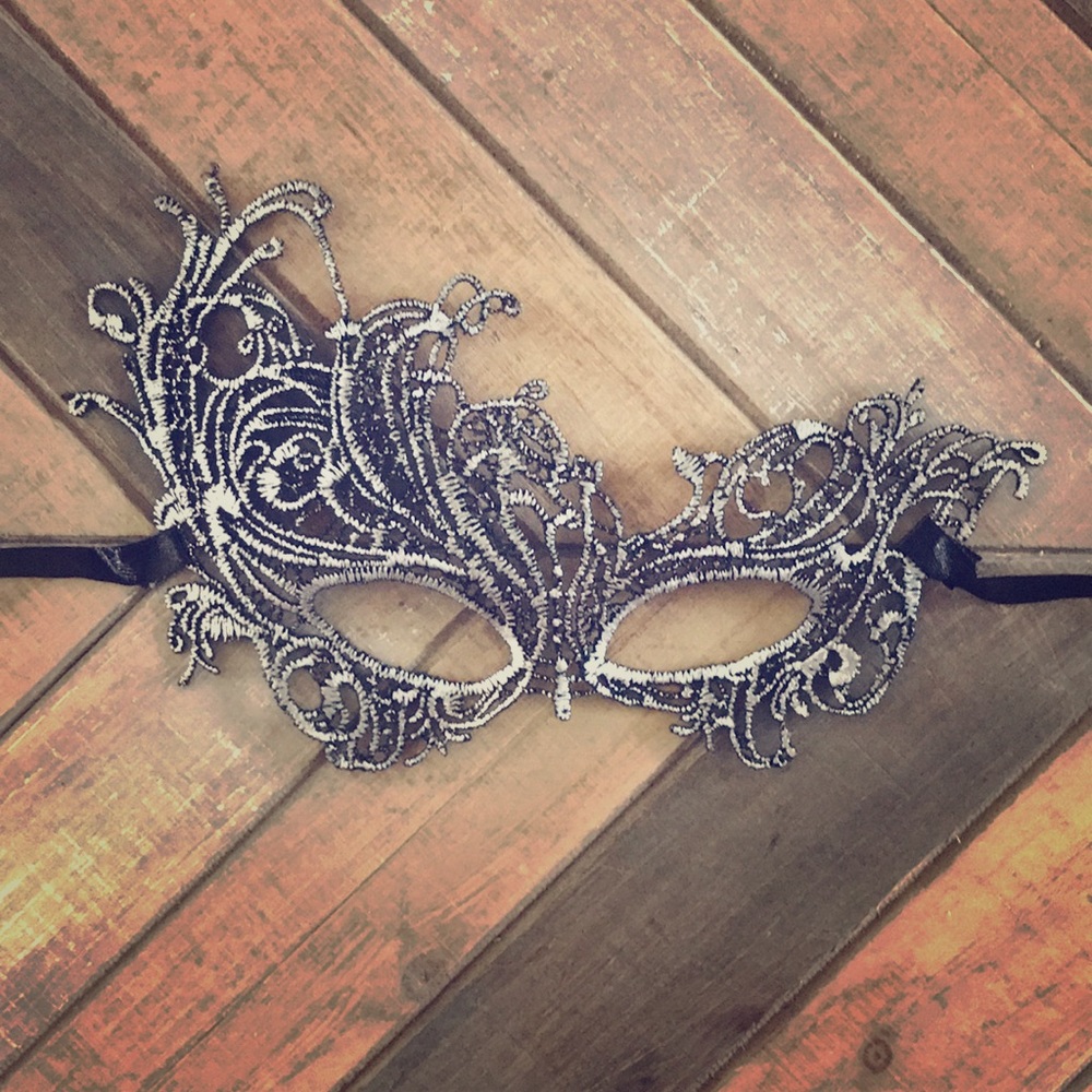 Masquerade mask 🎭